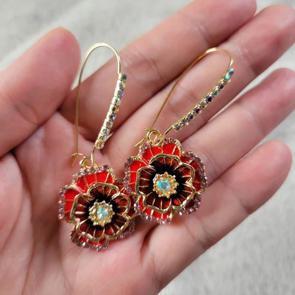 ✨️HP✨️Betsey Johnson | NWOT Colorful Romantic Floral Dangle Earrings - Picture 4 of 6